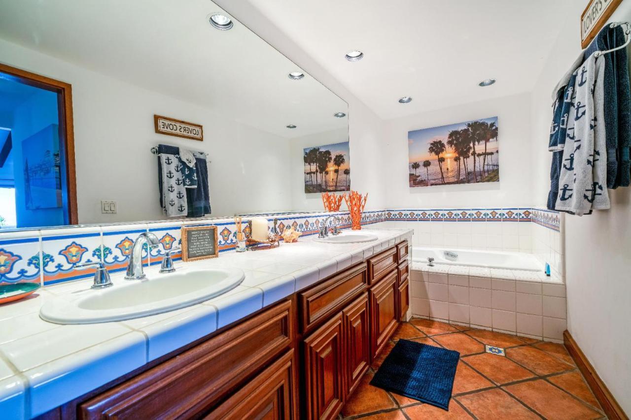 Gorgeous Oceanfront Villa With Panoramic Views أفالون المظهر الخارجي الصورة