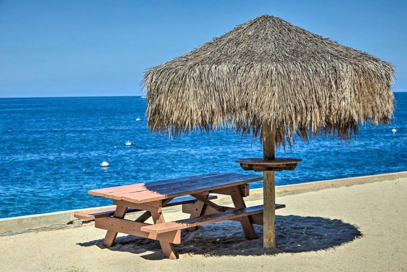 Gorgeous Oceanfront Villa With Panoramic Views أفالون المظهر الخارجي الصورة