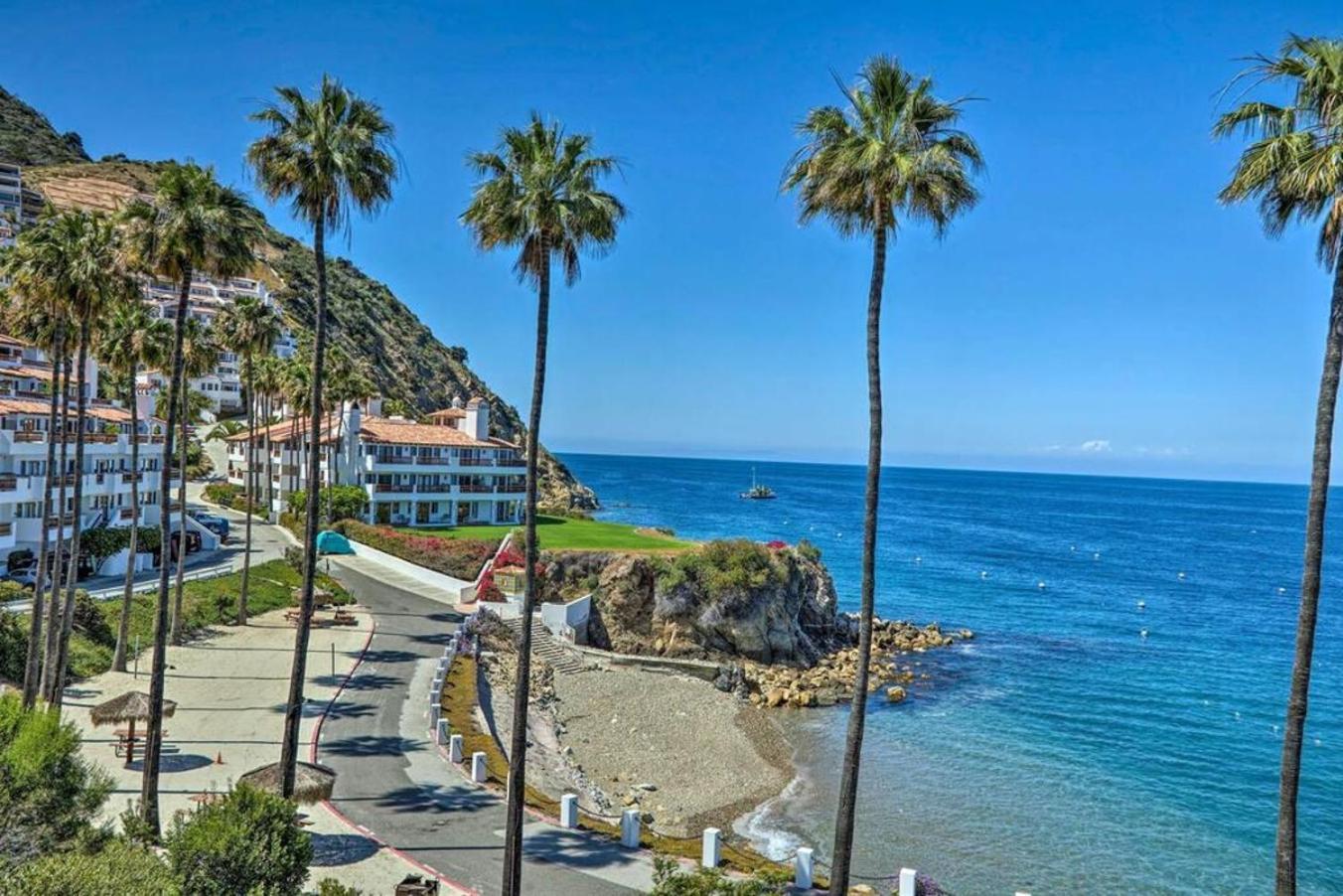 Gorgeous Oceanfront Villa With Panoramic Views أفالون المظهر الخارجي الصورة