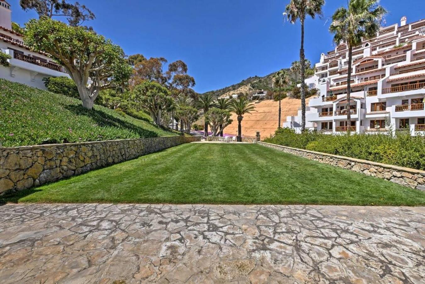 Gorgeous Oceanfront Villa With Panoramic Views أفالون المظهر الخارجي الصورة