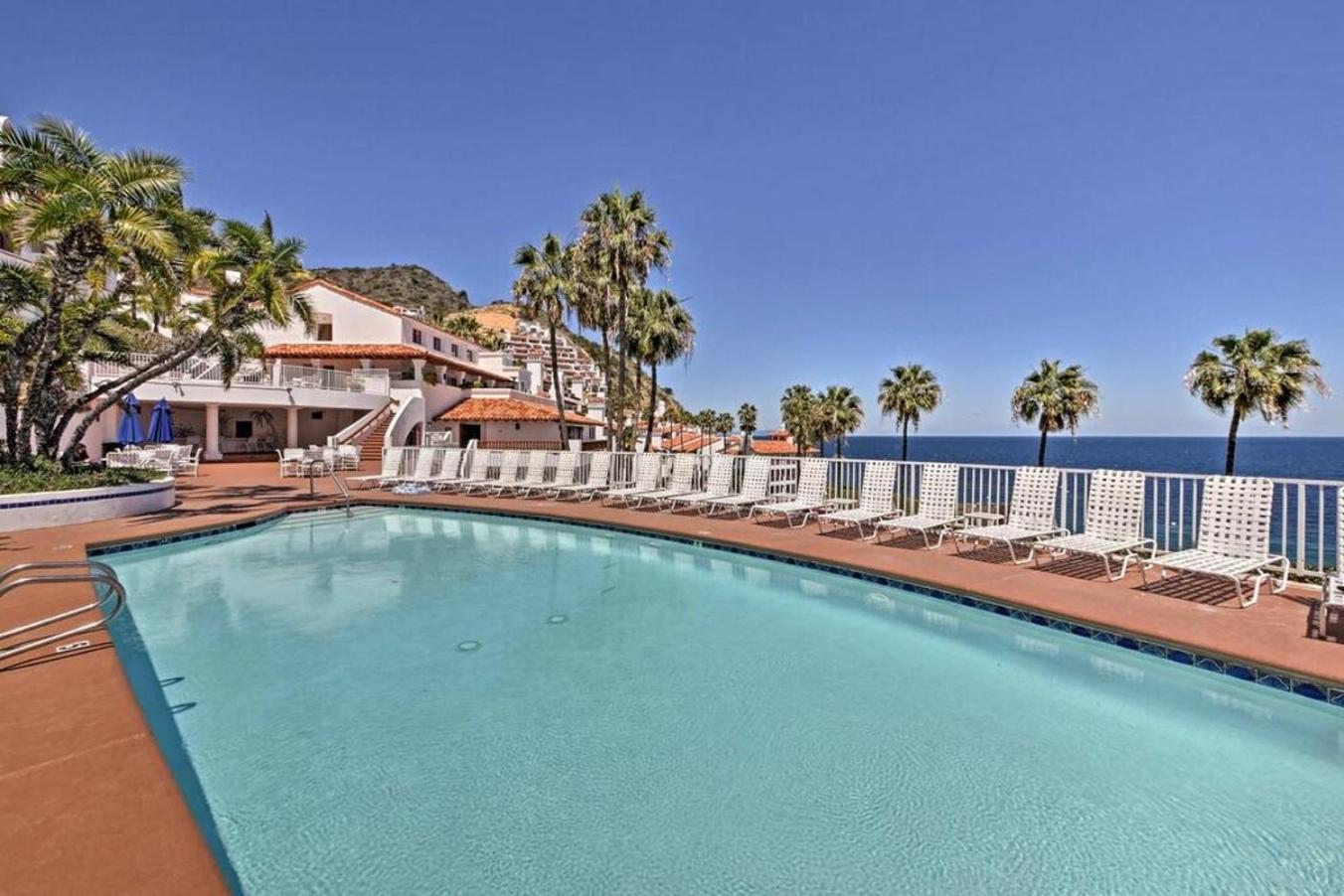 Gorgeous Oceanfront Villa With Panoramic Views أفالون المظهر الخارجي الصورة
