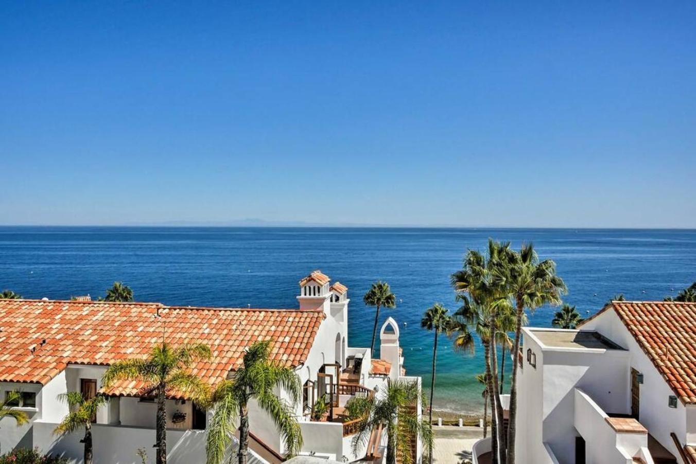 Gorgeous Oceanfront Villa With Panoramic Views أفالون المظهر الخارجي الصورة