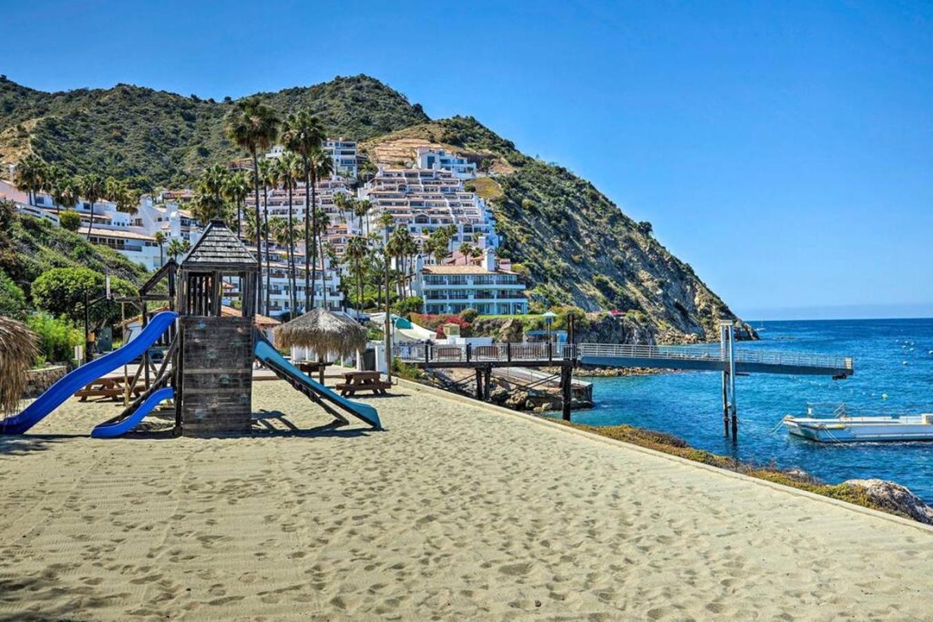 Gorgeous Oceanfront Villa With Panoramic Views أفالون المظهر الخارجي الصورة